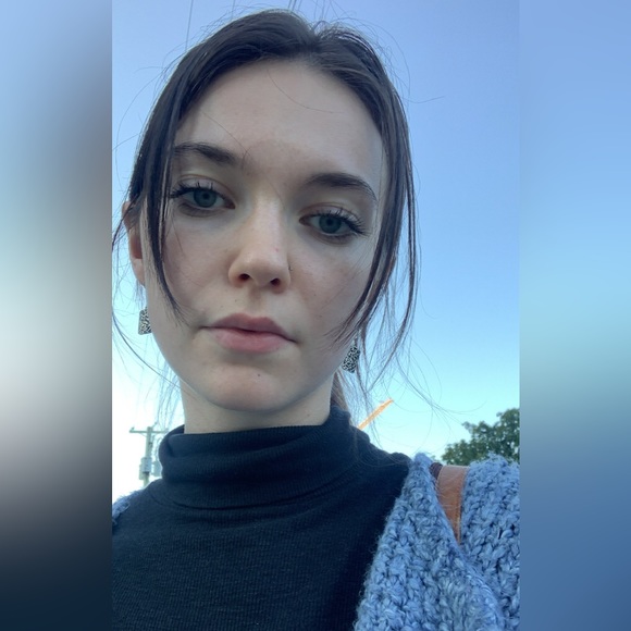 Meet your Posher, Cheyenne - Picture 2 of 2